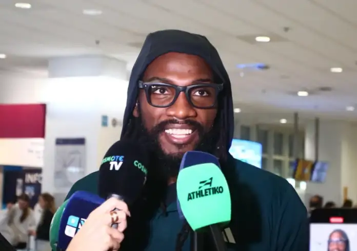 Έφτασε στην Αθήνα ο Κένεθ Φαρίντ: Θέλω να αποδείξω ότι μπορώ να παίξω στην κορυφαία λίγκα της Ευρώπης