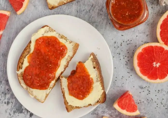 Δες τα 3 απολαυστικά πιάτα με γκρέιπφρουτ που χορταίνουν χωρίς τύψεις και ξυπνούν τον μεταβολισμό
