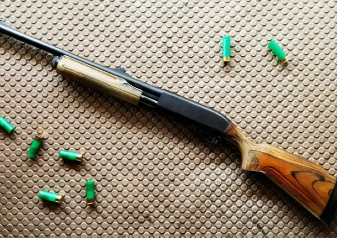 Θεσσαλονίκη: Πυροβόλησε στον αέρα επειδή παιδιά έκαναν θόρυβο – Τραυματίστηκε 15χρονος