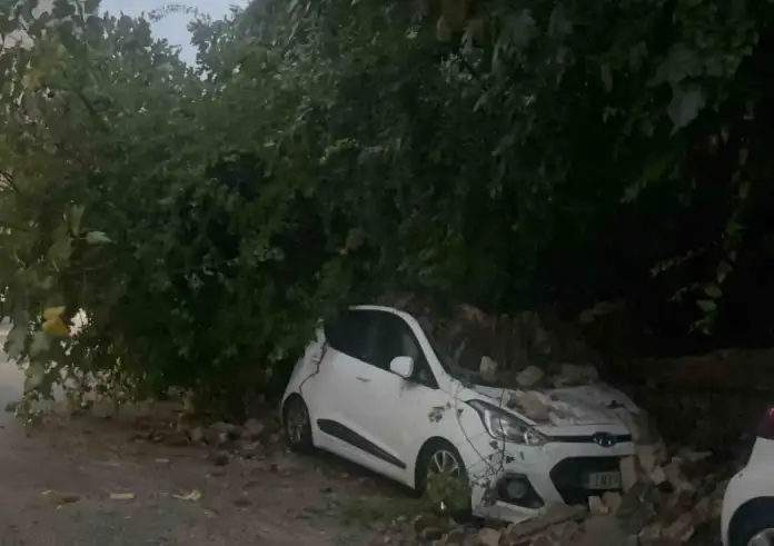 Κέρκυρα: Σφοδρή κακοκαιρία χτυπά το νησί – Κατάρρευση τοιχίου και πλημμύρες