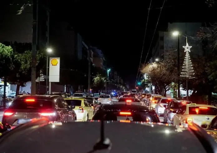 Αθήνα: Κυκλοφοριακό χάος μετά τη στάση εργασίας σε μετρό, ηλεκτρικό και τραμ