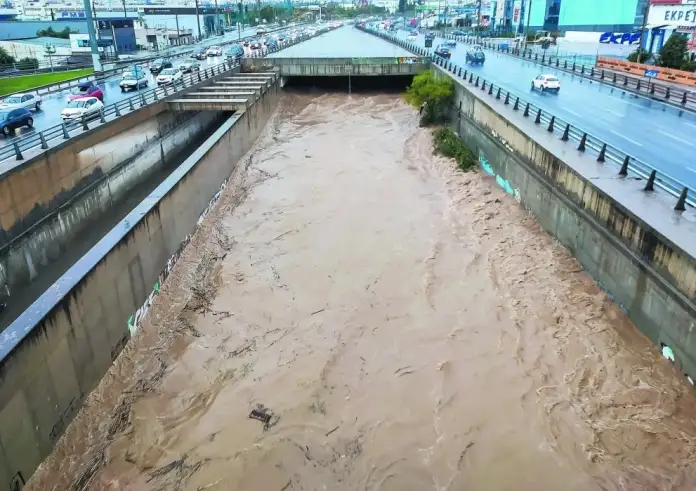 Κηφισός στο όριο της υπερχείλισης – Σοβαρά προβλήματα στην Αττική από την κακοκαιρία «Adel»