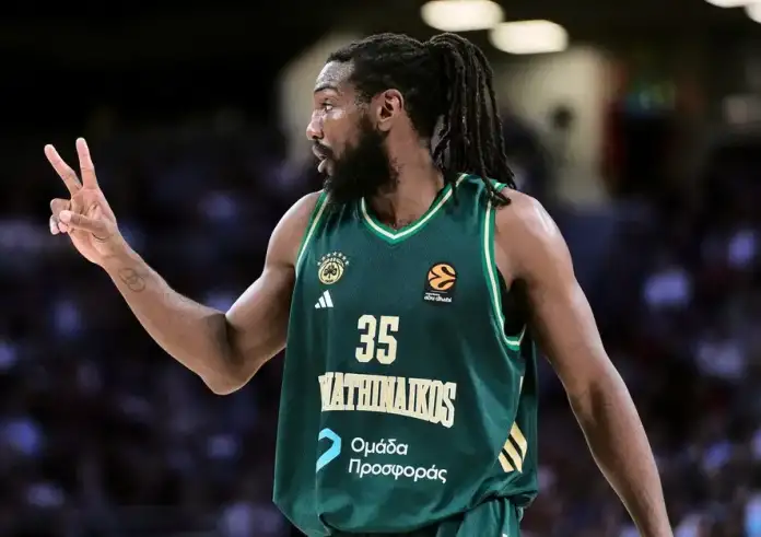 Η τρυφερή ιστορία του Κένεθ Φαρίντ: Ο NBAer που μεγάλωσε με δύο μητέρες και έγινε σύμβολο αποδοχής