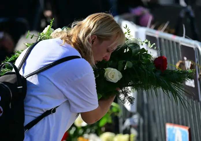 Η μητέρα που συγκλονίζει τη Σερβία: Ξεκίνησε απεργία πείνας ζητώντας δικαιοσύνη για τα θύματα του Νόβι Σαντ