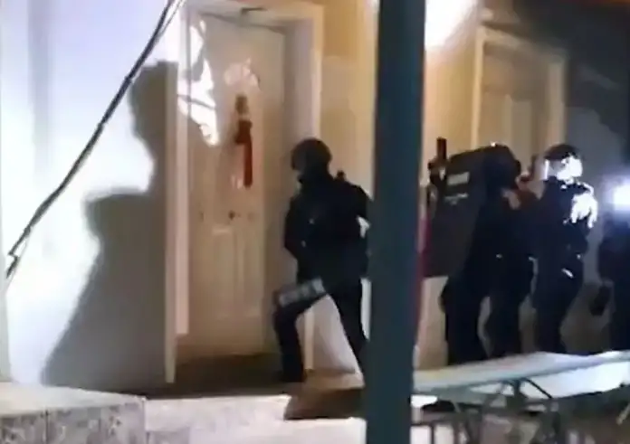 Προφυλακιστέος ο αρχηγός και 4 μέλη της σπείρας που εξαπατούσε ηλικιωμένους