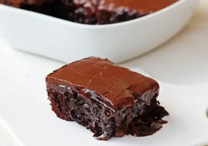 Light σοκολατόπιτα σε 20 λεπτά: Χωρίς βούτυρο, χωρίς ζάχαρη - αλλά απίστευτα σοκολατένια