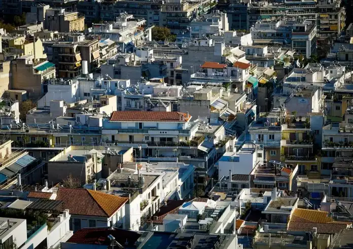 Διπλός ΕΝΦΙΑ για τα «κλειδωμένα» ακίνητα: Πίεση σε τράπεζες και servicers