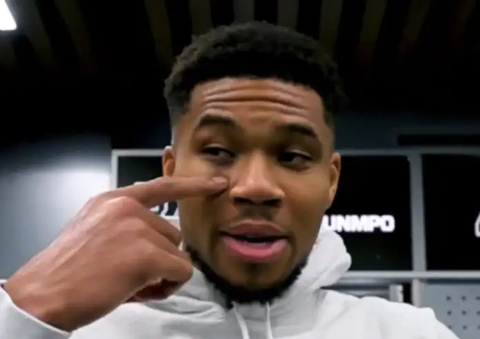 Γιάννης Αντετοκούνμπο: Ηρωική πράξη εκτός παρκέ και μαυρισμένο μάτι – Οι Μπακς λύγισαν 133-135 από τους Κινγκς