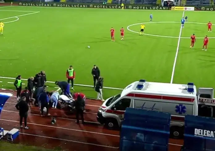 Σοκ στη Σερβία: Προπονητής πέθανε την ώρα του αγώνα – Έκλαιγαν οι παίκτες στο γήπεδο