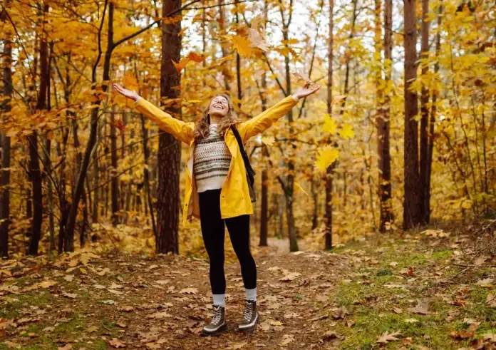 Όταν αλλάζει η εποχή: Πώς το φθινόπωρο επηρεάζει το σώμα και τη διάθεσή μας