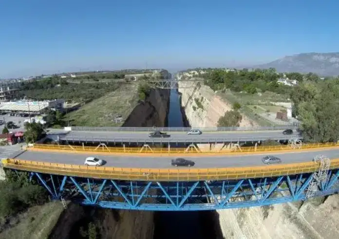 Κόρινθος: Σορός άνδρα εντοπίστηκε να επιπλέει στον Ισθμό – Σε εξέλιξη οι έρευνες για τα αίτια θανάτου