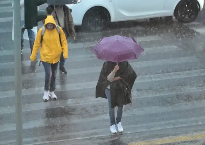 Έντονη κακοκαιρία το επόμενο 48ωρο: Ποιες περιοχές «βυθίζονται» στις βροχές