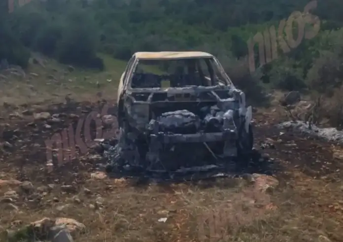 Θρίλερ στη Βοιωτία: Άνδρας βρέθηκε απανθρακωμένος και δεμένος με χειροπέδες μέσα σε αυτοκίνητο