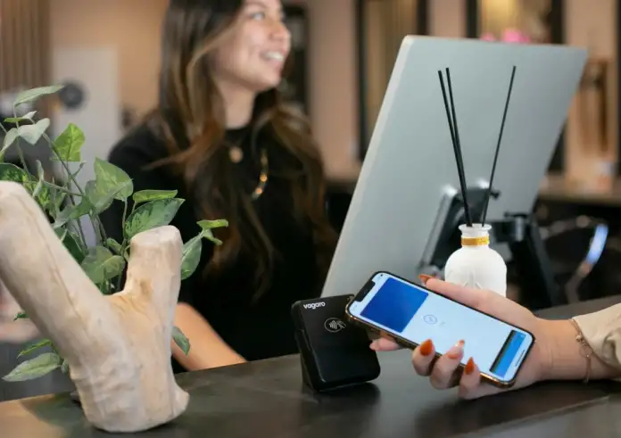 Ανακοινώθηκαν οι νικητές της κλήρωσης για τις προπληρωμένες κάρτες επιδομάτων – 8.500 δικαιούχοι λαμβάνουν 1.000 ευρώ