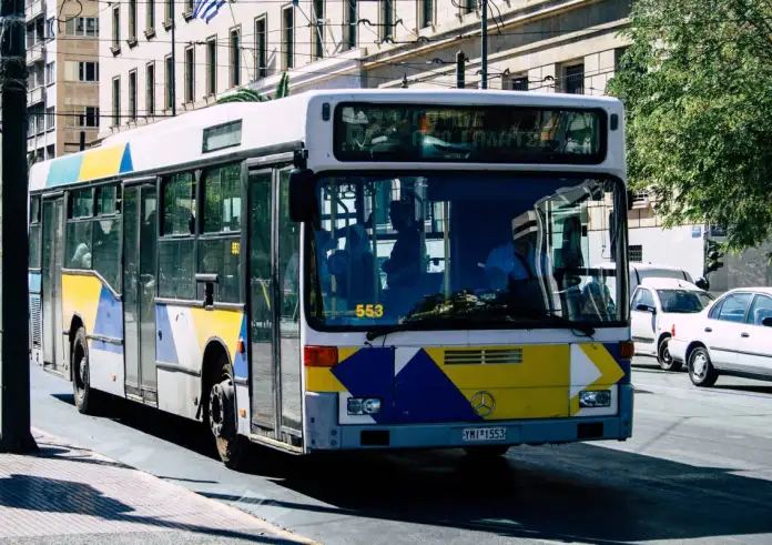 Σε 600 λεωφορεία της ΟΣΥ κάμερες AI για παραβάσεις ΚΟΚ και φθορές στο οδικό δίκτυο