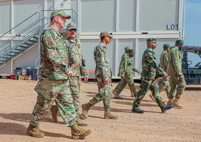 Συναγερμός σε αμερικανική στρατιωτική βάση: Άνθρωποι ασθένησαν μετά το άνοιγμα πακέτου με λευκή σκόνη