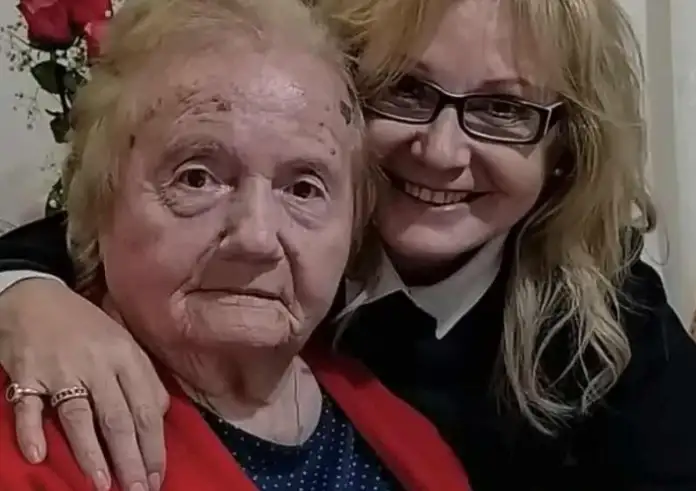 Αγγελική Νικολούλη: Το σπαρακτικό «αντίο» στη μητέρα της – «Κουράστηκες γλυκιά μου να παλεύεις μια ζωή…»