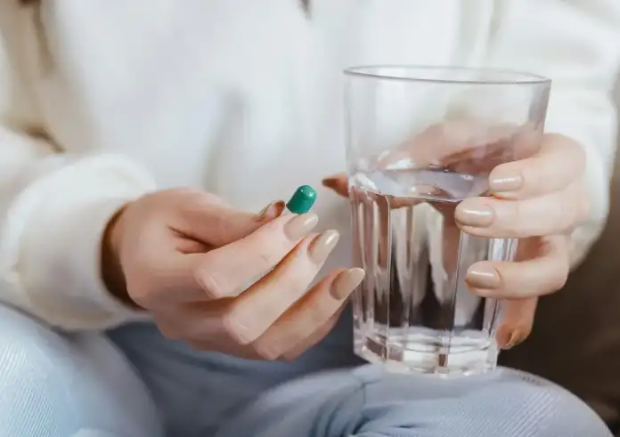 Η Κίτρινη Κάρτα του ΕΟΦ: Το εργαλείο που προστατεύει τους ασθενείς από τις παρενέργειες των φαρμάκων