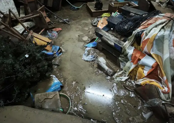 Σφοδρή κακοκαιρία: Ξεχείλισε ρέμα στη Λακωνία – Απεγκλωβισμός εγκύου στον αυτοκινητόδρομο