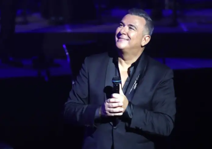 Θεσσαλονίκη: Ένταση στο δημοτικό συμβούλιο για τον Αντώνη Ρέμο και το χριστουγεννιάτικο δέντρο