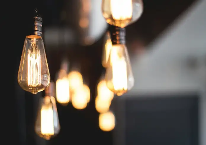 Κοινωνικό Οικιακό Τιμολόγιο 2026: Ποιοι δικαιούνται έως 70% έκπτωση στο ρεύμα και πώς θα κάνουν αίτηση