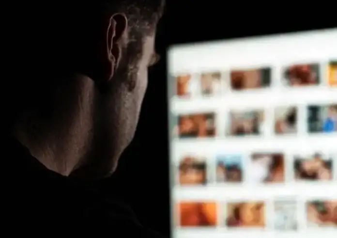 Σύλληψη 19χρονου για εκβιασμό και εκδικητική πορνογραφία σε βάρος ανήλικης