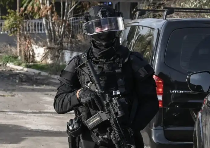 Σε εφαρμογή το σχέδιο 24ωρης αστυνόμευσης στους καταυλισμούς Ρομά – Τι προβλέπει