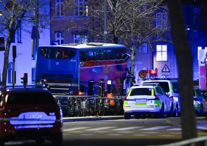 Σουηδία: Τρεις νεκροί και τρεις τραυματίες από την πρόσκρουση λεωφορείου σε στάση στη Στοκχόλμη