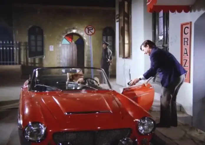 Finos Film: Τιμά την Παγκόσμια Ημέρα του Άνδρα με ένα απολαυστικό, νοσταλγικό βίντεο