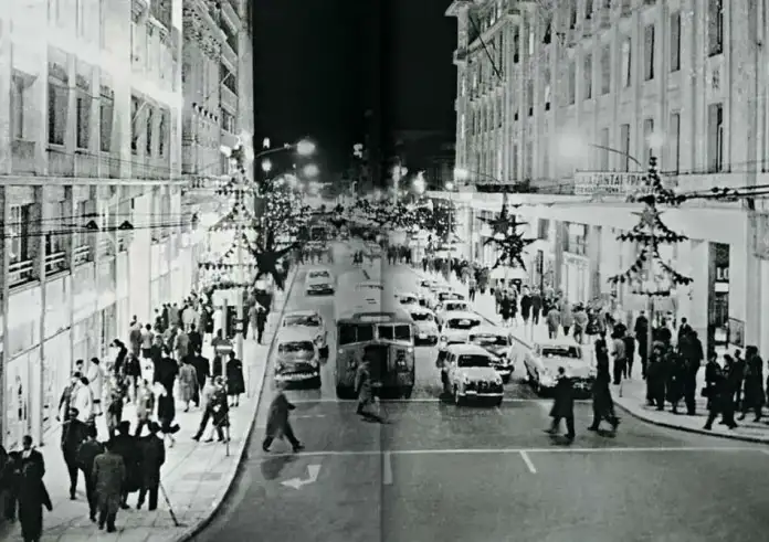 Από την οκά στους κουραμπιέδες και το Μινιόν: Έτσι έζησε η Αθήνα τα πιο αξέχαστα Χριστούγεννα