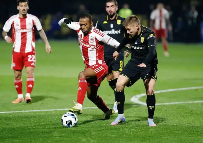 Άρης – Ολυμπιακός 0-0: Ισοπαλία χωρίς γκολ στο «Βικελίδης», δύο αποβολές