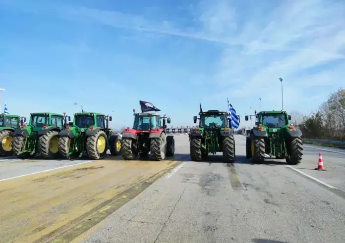 Αγροτικές κινητοποιήσεις: Ποια μπλόκα παραμένουν και πού άνοιξαν οι δρόμοι ενόψει Χριστουγέννων