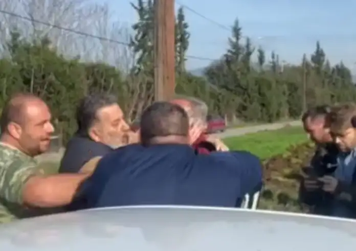 Θεσσαλονίκη: Ένταση σε αστυνομικό έλεγχο αγροτών – Αγρότης υπέστη έμφραγμα στα Πράσινα Φανάρια