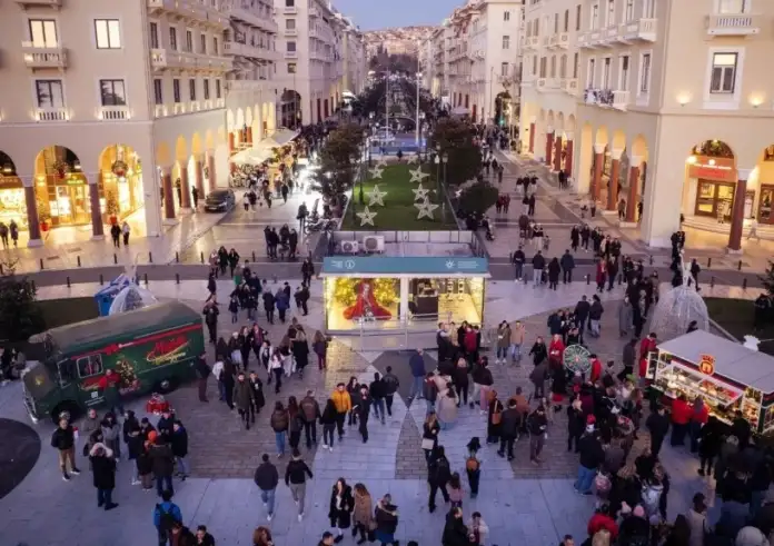 Η Ε.Ι. Παπαδόπουλος έφερε το άρωμα των Χριστουγέννων στην καρδιά της Θεσσαλονίκης