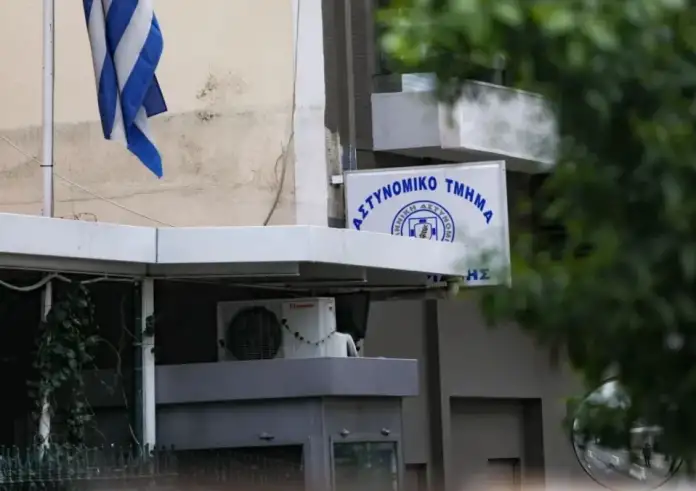 Κυψέλη: Επίθεση στο Αστυνομικό Τμήμα με 7 μολότοφ