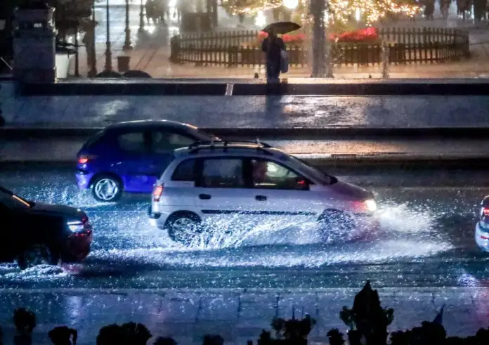 Κακοκαιρία Byron: Αποκαταστάθηκε η κυκλοφορία σχεδόν σε όλη την Αττική – Δύο σημεία παραμένουν κλειστά