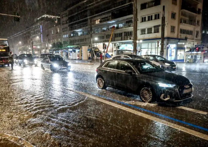 Κακοκαιρία Byron: Πάνω από 580 κλήσεις στην Πυροσβεστική – Μετρά ζημιές η Αττική