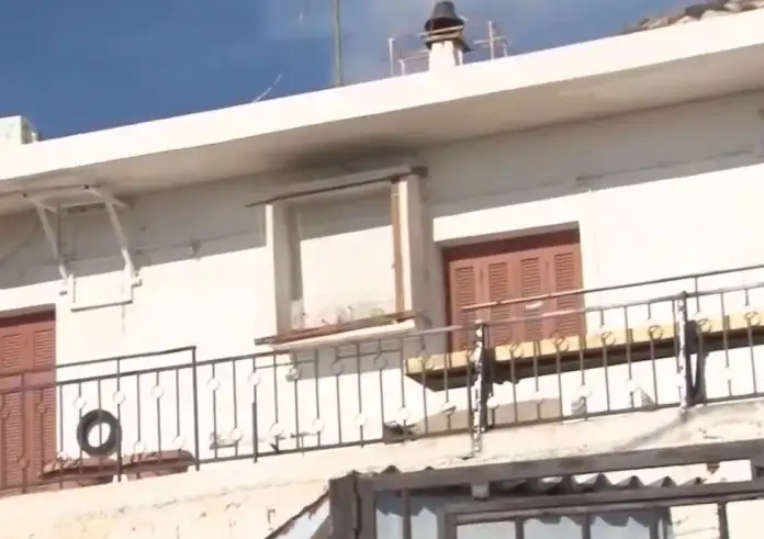 Κερατσίνι: Ζευγάρι ηλικιωμένων πέθανε πλάι πλάι στο μπαλκόνι – Δεν άντεξαν τον χαμό του γιου τους