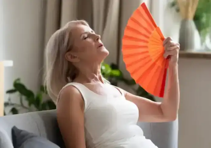 Εμμηνόπαυση: Οι σύγχρονες λύσεις για να αντιμετωπιστούν τα πιο ενοχλητικά συμπτώματα