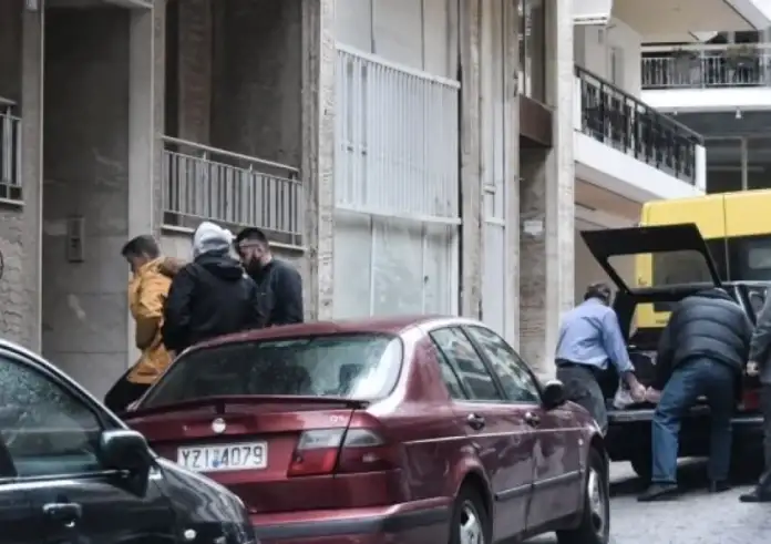 Γκύζη: Μαχαίρωσε τη σύζυγό του στον λαιμό και αυτοκτόνησε – Βρέθηκε ιδιόχειρο σημείωμα