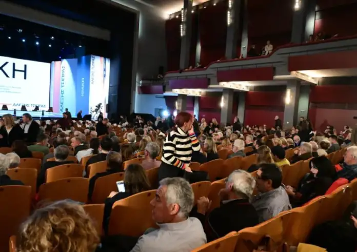 Κατάμεστο το Παλλάς για την Ιθάκη του Αλέξη Τσίπρα - Ισχυρή πολιτική παρουσία στην εκδήλωση