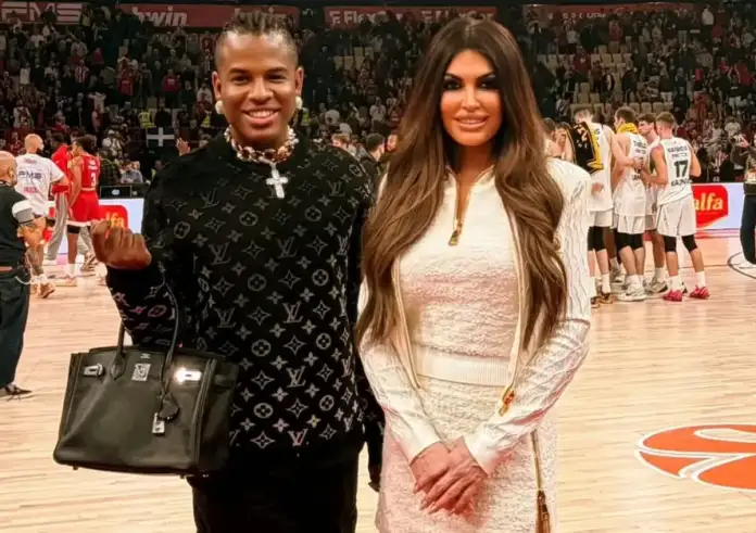 Ο στυλίστας της Κίμπερλι Γκίλφοϊλ ερωτευμένος με τη χώρα – «Ψάχνω Έλληνα άντρα, πρέπει να μάθω τη γλώσσα»