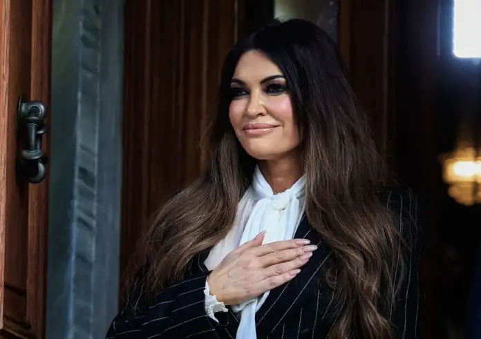 Κίμπερλι Γκίλφοϊλ: Ευχές για χαρούμενες γιορτές από την πρέσβη των ΗΠΑ στην Ελλάδα