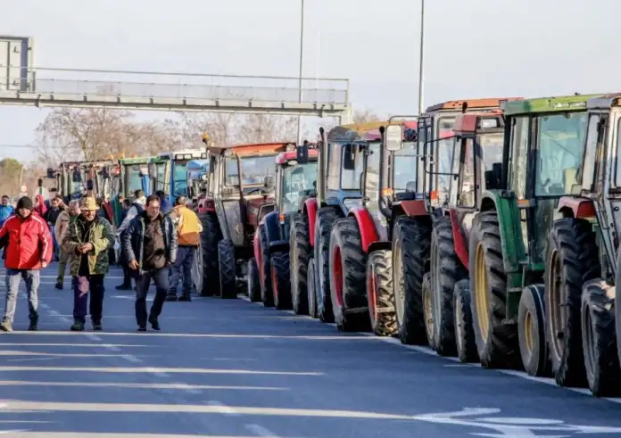 Αγροτικά μπλόκα: Άρθηκαν οι προσωρινές ρυθμίσεις - Τι ισχύει σήμερα στο οδικό δίκτυο