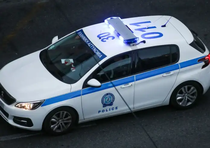 Μεσσήνη: 65χρονος περιέλουσε με βενζίνη δύο περιπολικά έξω από το Αστυνομικό Τμήμα