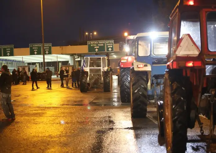 Προμαχώνας: Άρση του αποκλεισμού μετά από 4 ώρες – Μεγάλες καθυστερήσεις