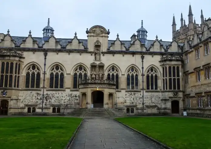 «Rage bait» η λέξη της χρονιάς για το 2025 του Λεξικού της Οξφόρδης