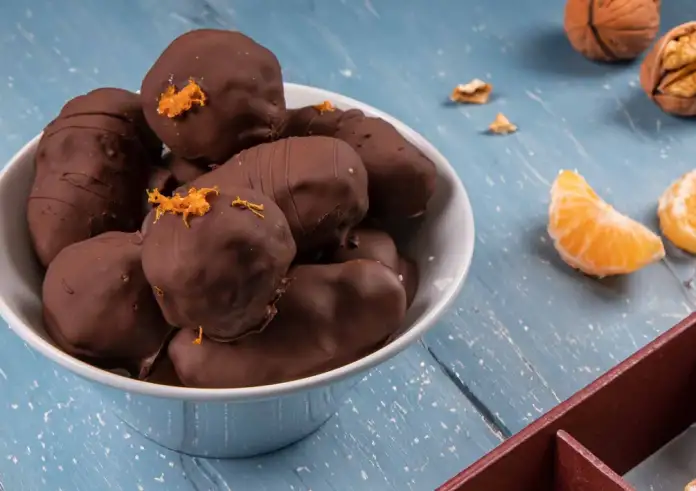 Μανταρίνια με σοκολάτα: Το πιο εύκολο και ελαφρύ γλυκό σε 10 λεπτά