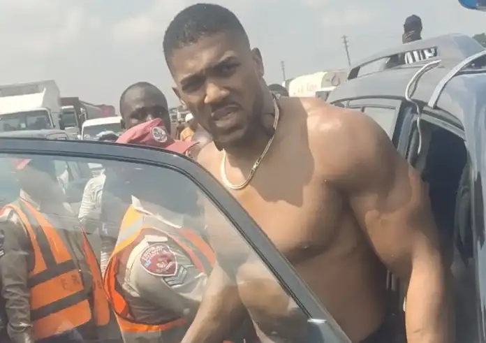 Θανατηφόρο τροχαίο στη Νιγηρία: Σε σοκ ο Άντονι Τζόσουα – Νεκροί δύο στενοί φίλοι του