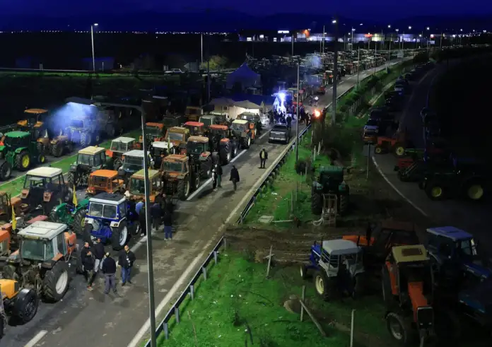 Ανυποχώρητοι οι αγρότες: Δεν πάνε στο Μαξίμου, κλιμακώνουν τις κινητοποιήσεις – Τα αιτήματά τους